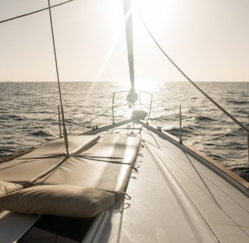 seats-on-nose-of-yacht-on-water seats-on-nose-of-yacht-on-water