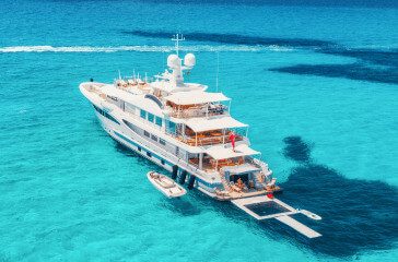 yacht-on-the-azure-seashore-in-balearic-islands-2023-11-27-05-04-56-utc-1.jpg